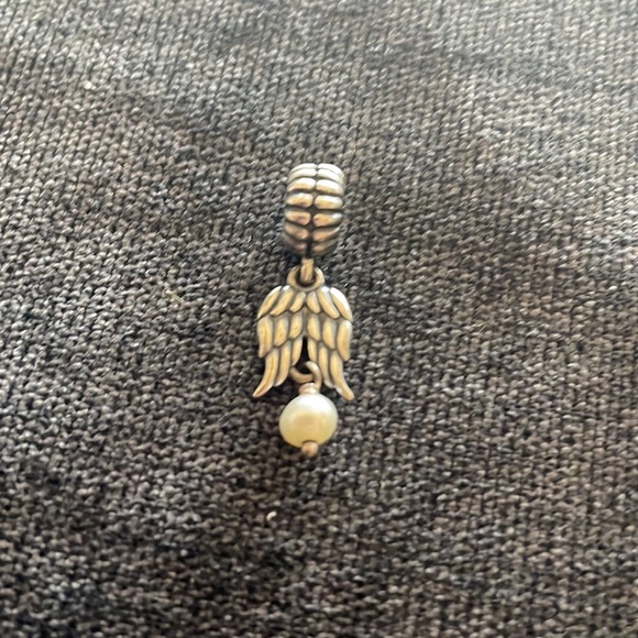 Authentic Pandora charm-retired - Picture 2 of 4